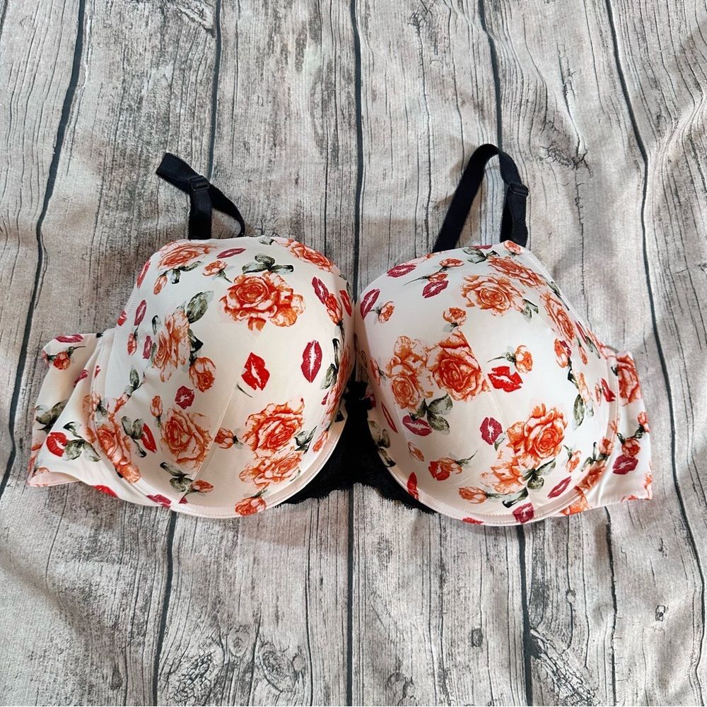 Torrid Floral Print Bra with Molded Cups Size 46DD